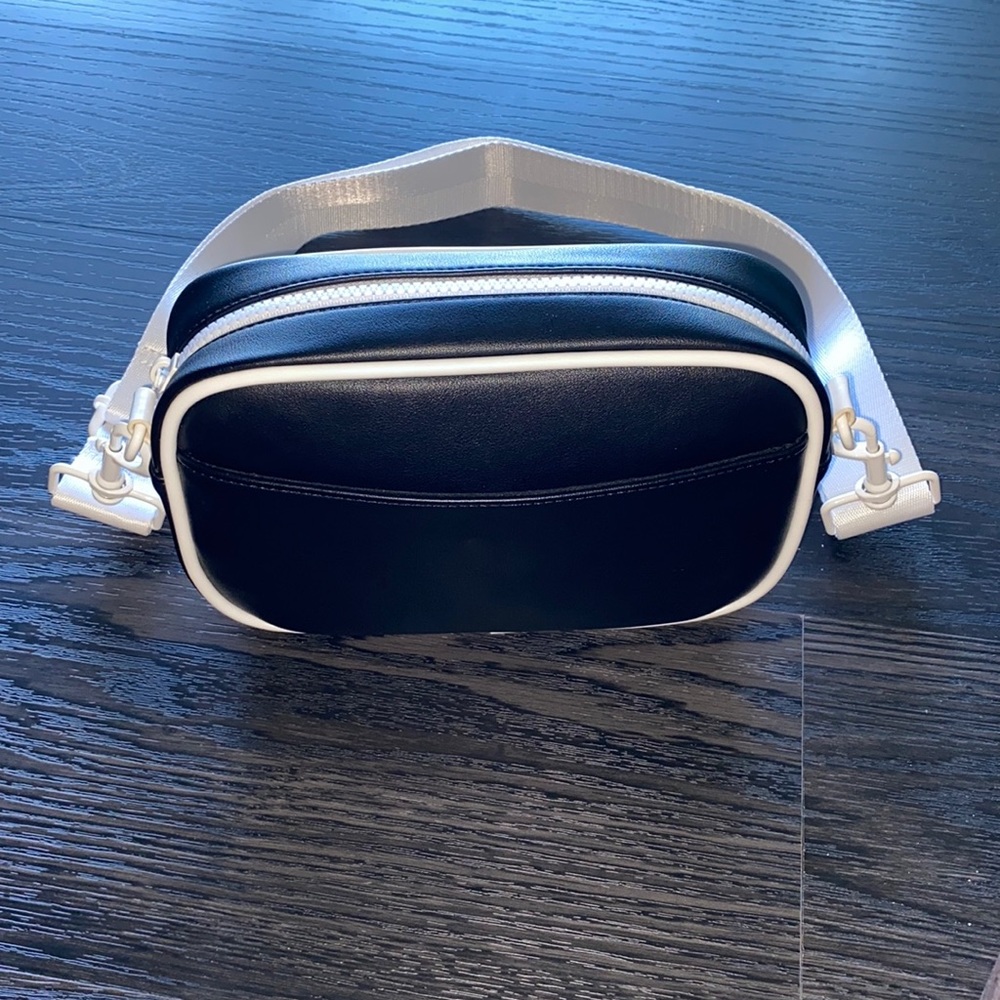 Black and White Thick Strap Fanny Pack